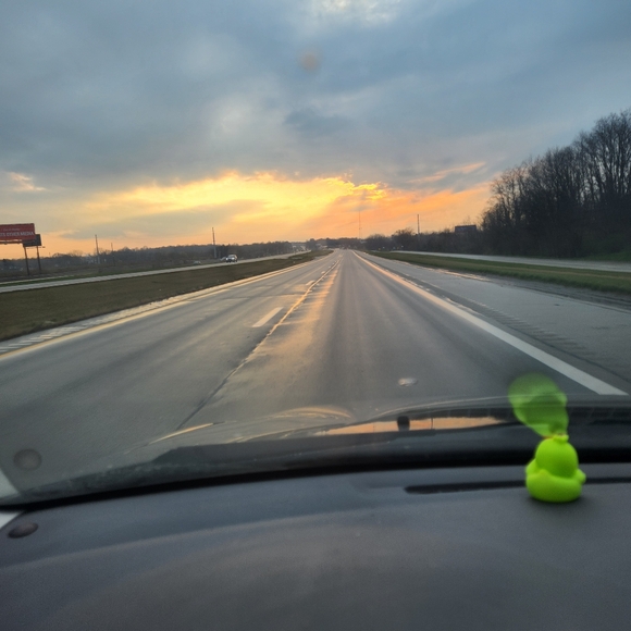 Meet your Posher, Debby, aka Dare 2 Dazzle, LLC - Picture 14 of 16